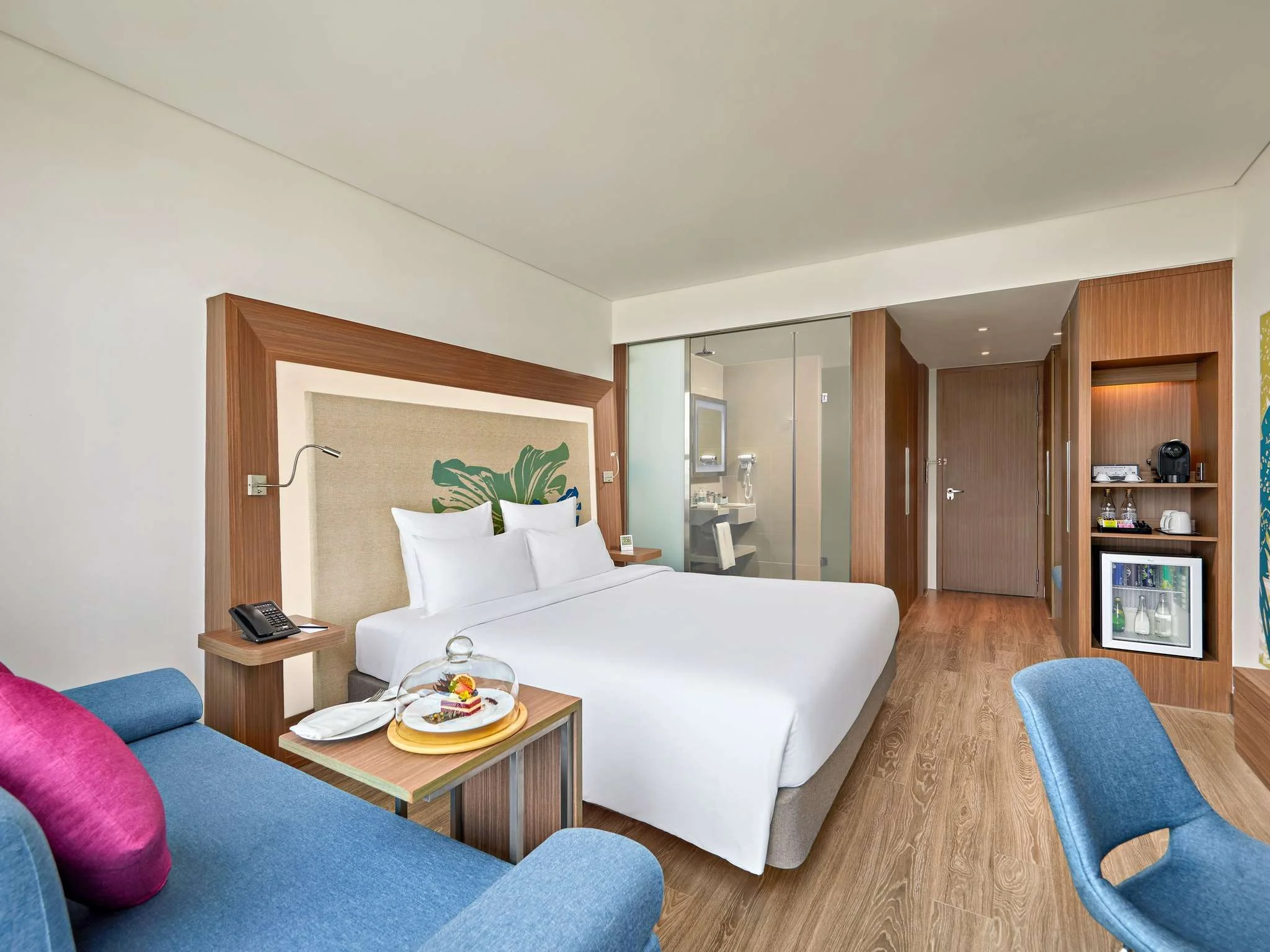 EXECUTIVE ROOM, 1 King Bed, Premier Lounge Access