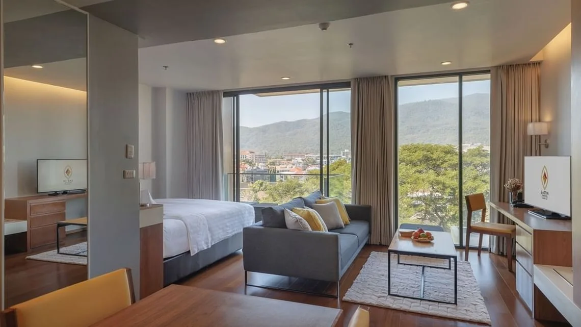 Junior Suite with Bathtub