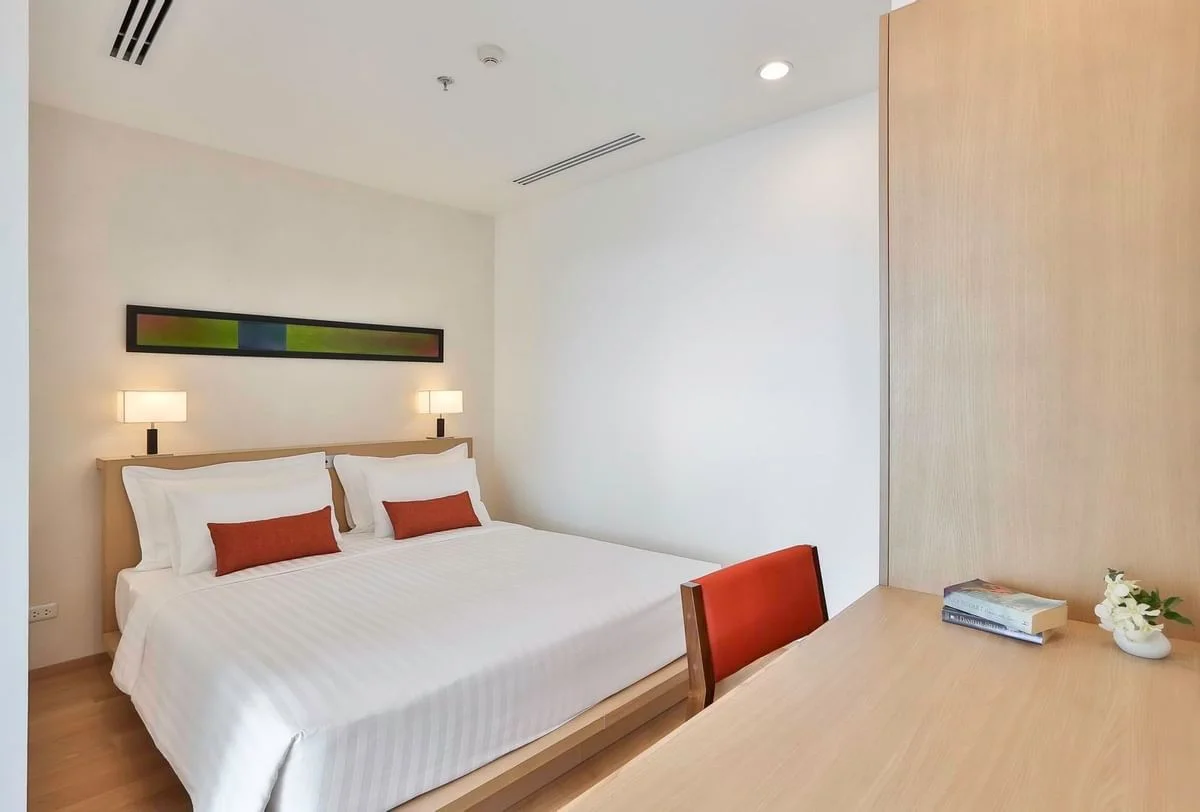 Two Bedroom Penthouse with Bathtub