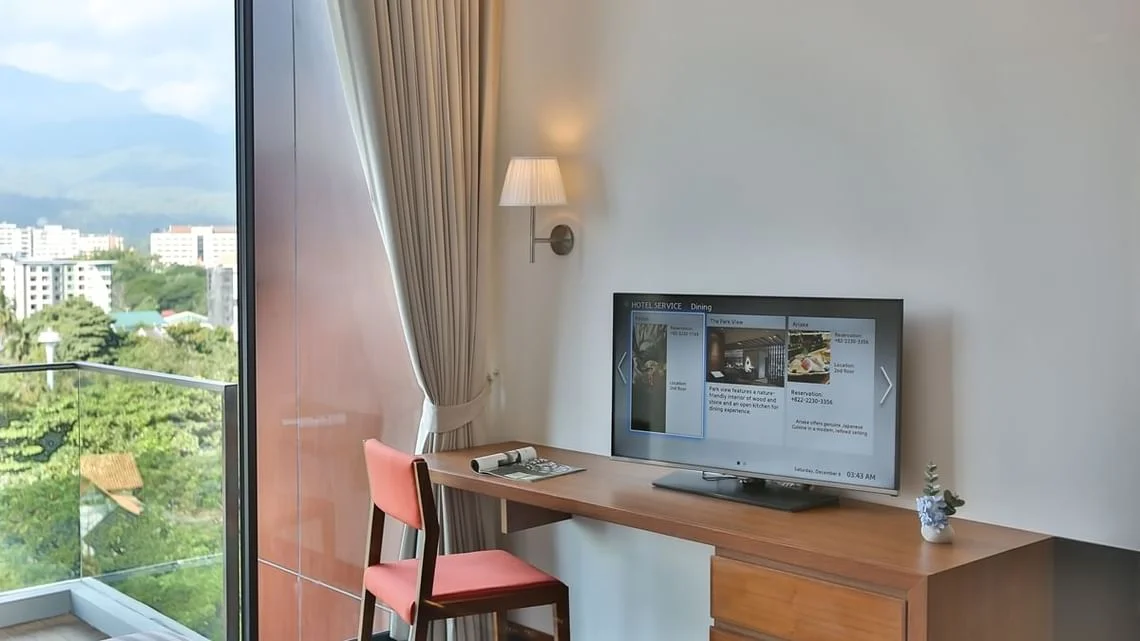 Deluxe Mountain View with Bathtub