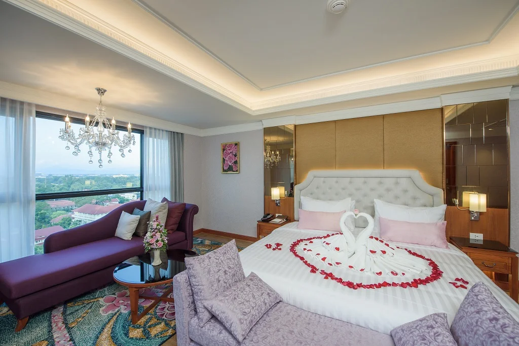 Honeymoon Suite