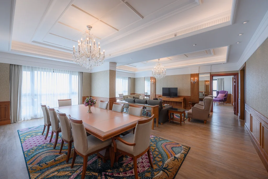 Royal Premier Suite