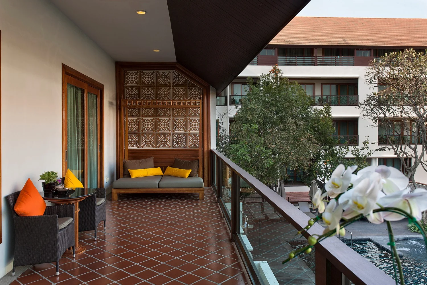 Riverside Pool Suite