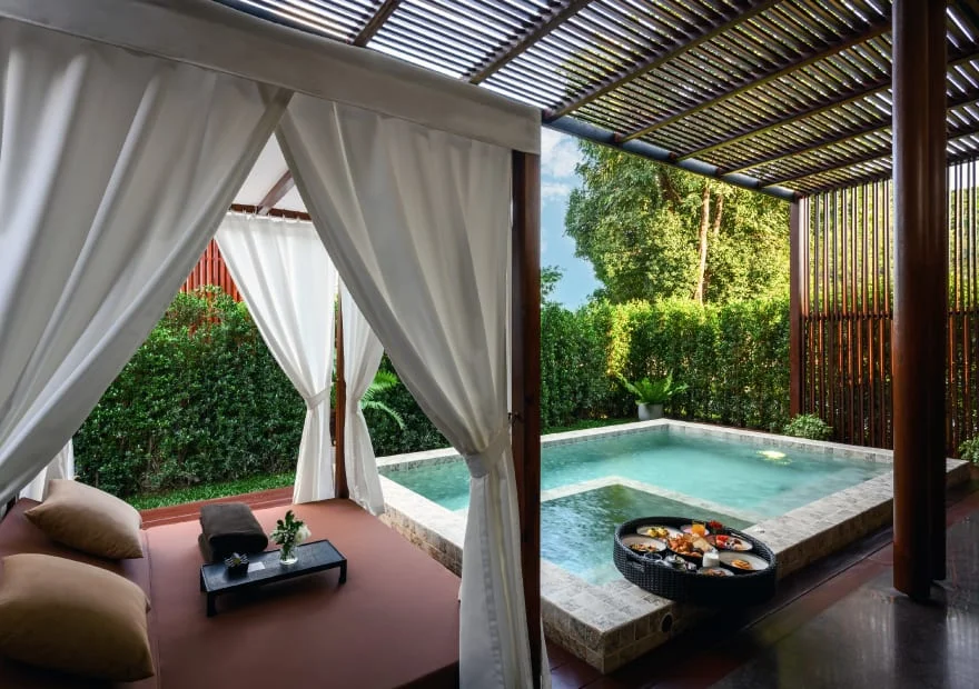 Lanna Pool Suite