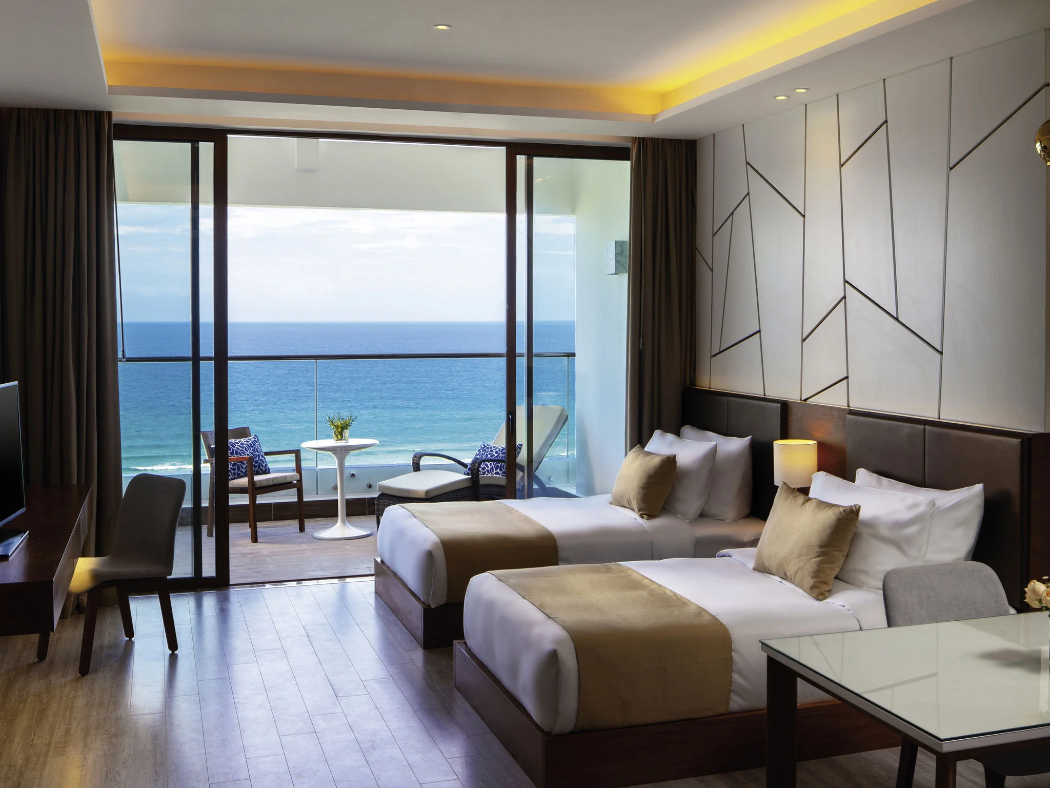 Seaview Residence Interconnected Studio with Twin