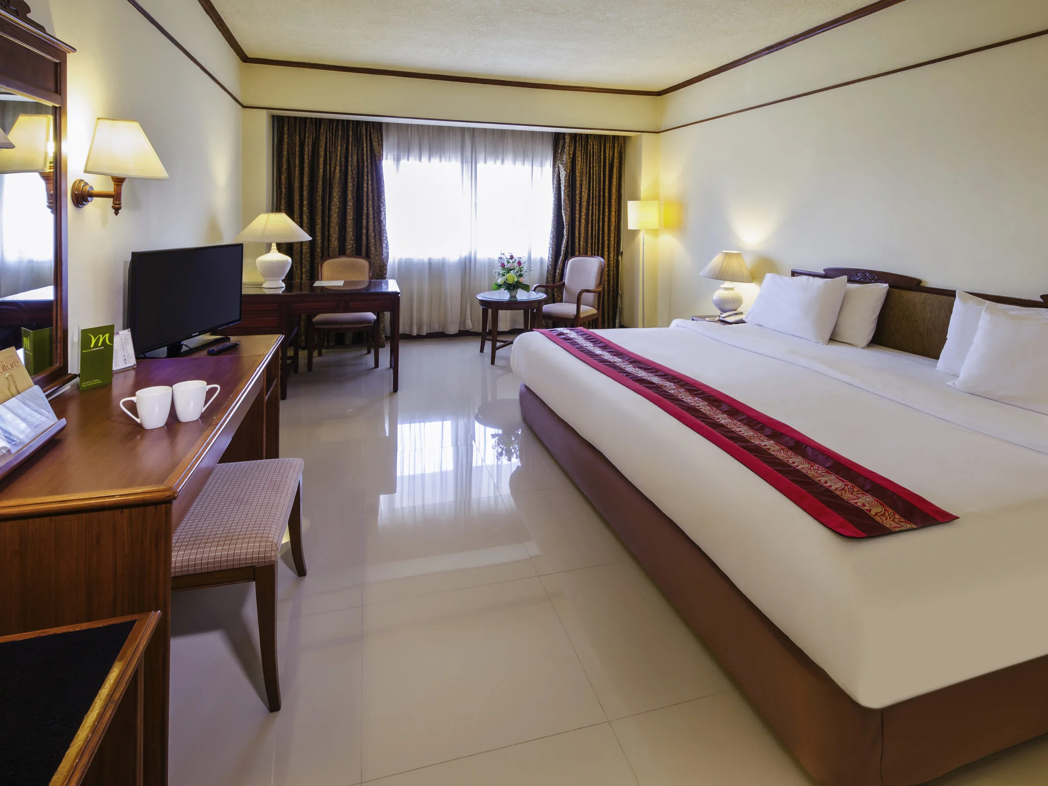 Deluxe Room with 1 King-Size Bed