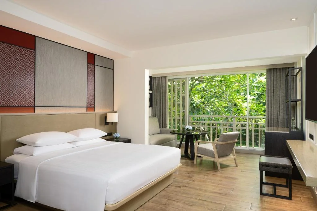 1 King Bed, Deluxe