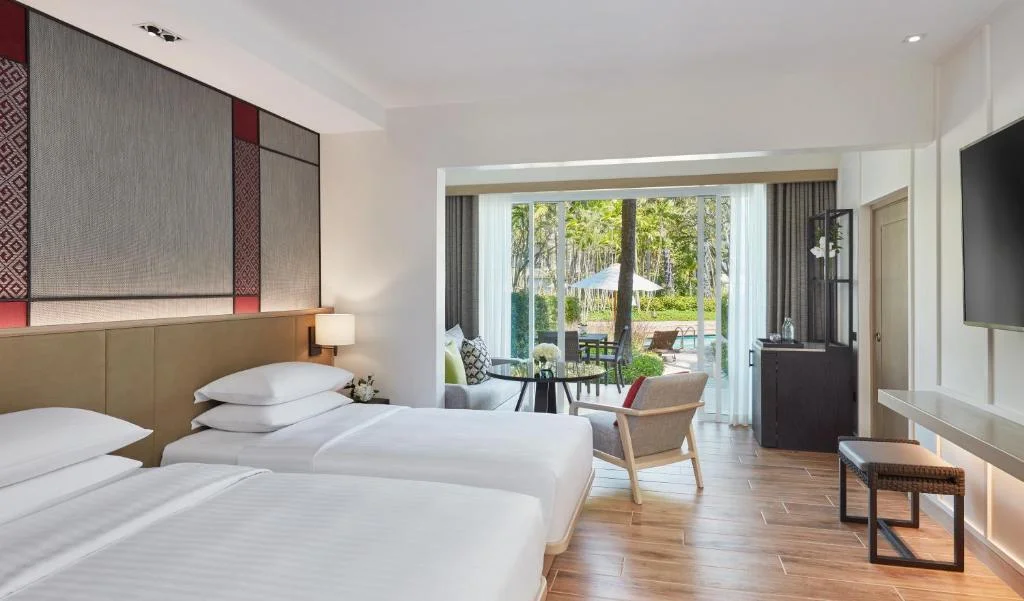2 Twin Beds, Pool Access