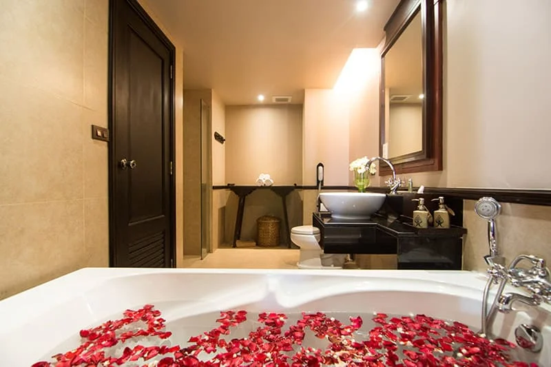 Deluxe Lanna Plunge Pool Access