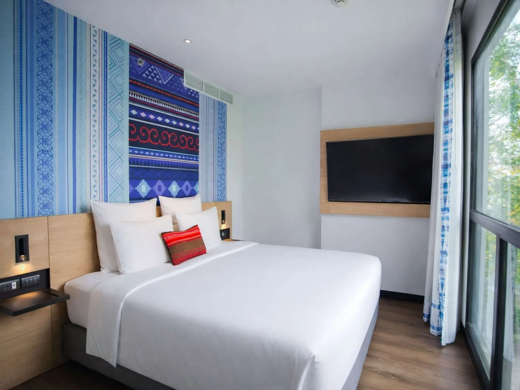 Junior Suite Mountain View King Bed