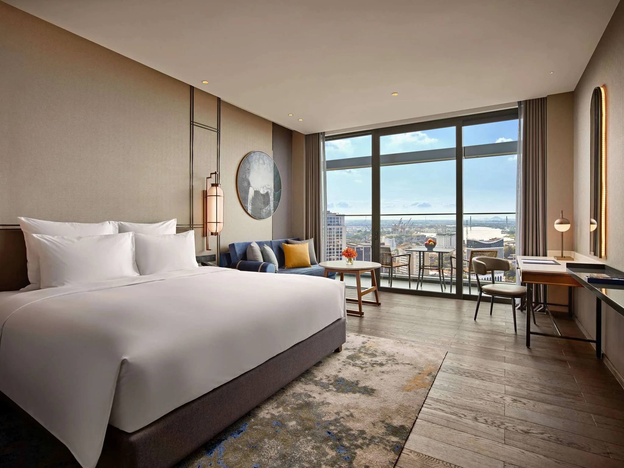 SUPERIOR BALCONY ROOM, 1 King Bed